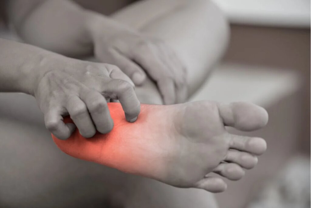 Do hands and legs become numb again and again? Know the reason, prevention and easy ways to get relief