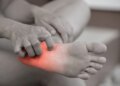 Do hands and legs become numb again and again? Know the reason, prevention and easy ways to get relief