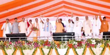 भारत में रहने वाले प्रत्येक व्यक्ति को यहां की संस्कृति और परंपरा का सम्मान करना होगा: सीएम योगी