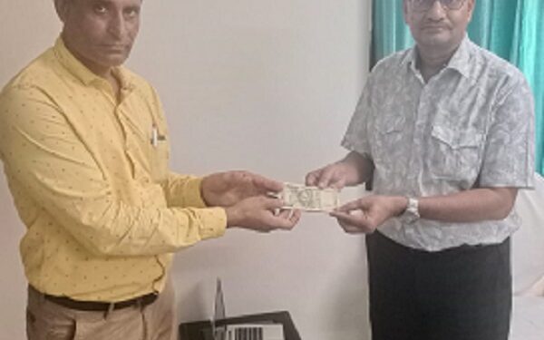 Example of honesty: Constable Amar Singh set a unique example of integrity by depositing Rs 10,000 found in ACB headquarters.
