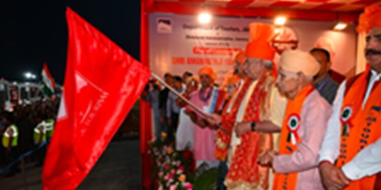 Formal beginning of Amarnath Yatra, Lieutenant Governor flagged off the first group from Jammu.