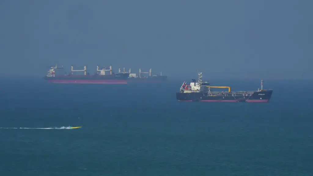 Global Oil Crisis: A new energy crisis looms over the world, after Hormuz another sea route is blocked, there may be a big jump in oil prices.