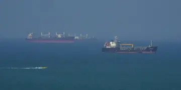 Global Oil Crisis: A new energy crisis looms over the world, after Hormuz another sea route is blocked, there may be a big jump in oil prices.