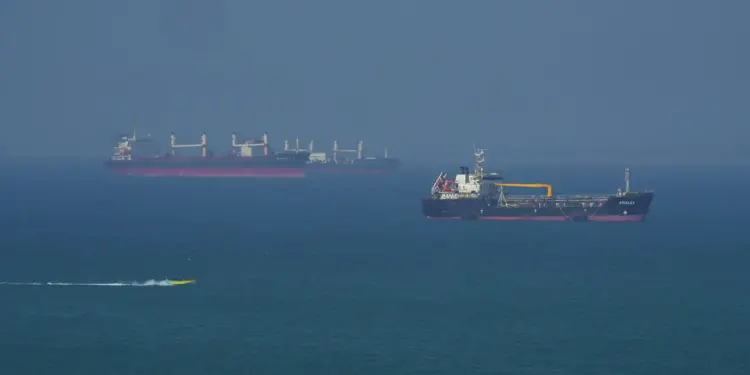 Global Oil Crisis: A new energy crisis looms over the world, after Hormuz another sea route is blocked, there may be a big jump in oil prices.
