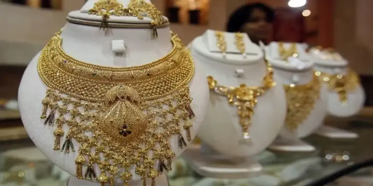 Gold becomes expensive again! Strong increase of ₹ 3,104 on 10 grams, silver also jumped by ₹ 4,504, know the latest prices