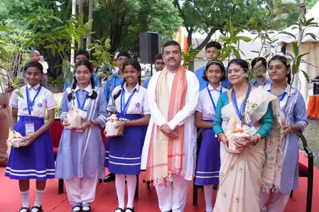 औद्योगिक विकास और पर्यावरण संरक्षण में संतुलन बनाए रखेगी सरकार: मुख्यमंत्री सुवेंदु अधिकारी