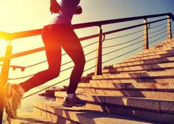 Health Tips: These tremendous changes occur in the body by climbing stairs daily, know why even experts recommend this.
