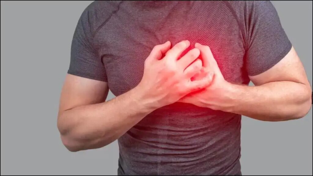Heart Attack Symptoms: Not only chest pain, these body symptoms can also be a sign of heart attack, be alert immediately