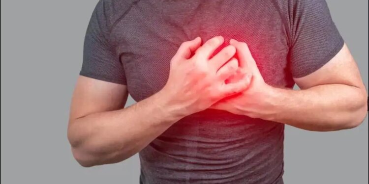 Heart Attack Symptoms: Not only chest pain, these body symptoms can also be a sign of heart attack, be alert immediately