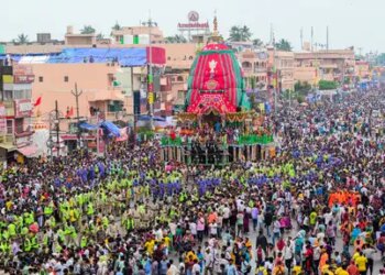Huge crowd in Puri Rath Yatra, DGP said - do not bring small children, elderly people along