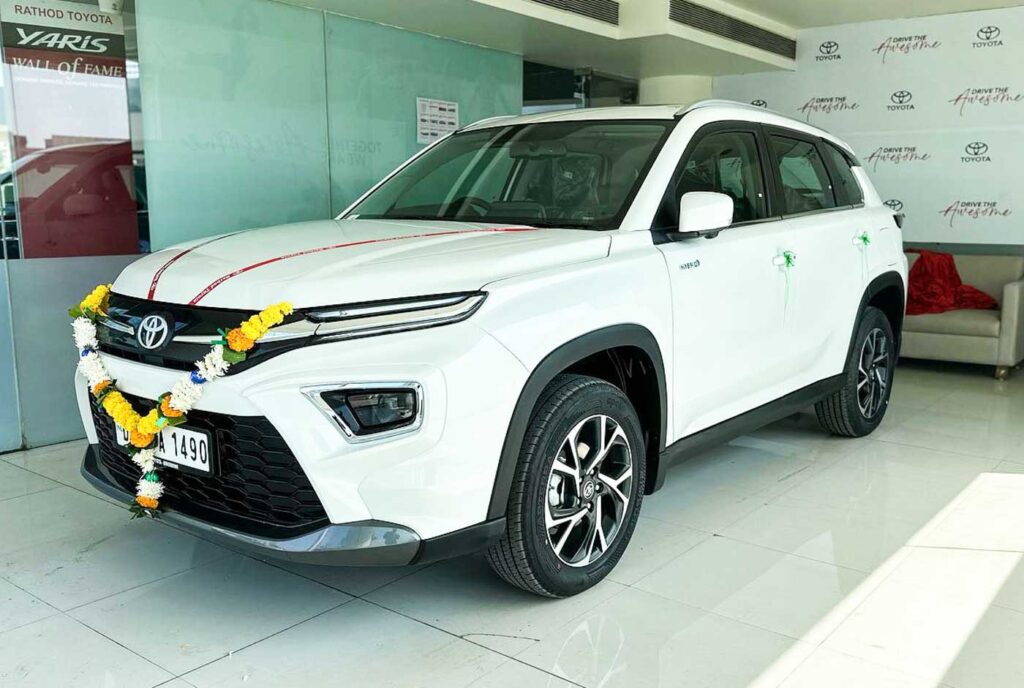 toyota hyryder-10