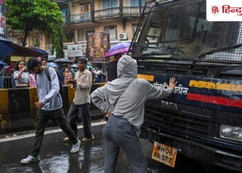 I agree with the Prime Minister, what did Riya Ahir, who stopped the police car in Mumbai, say?