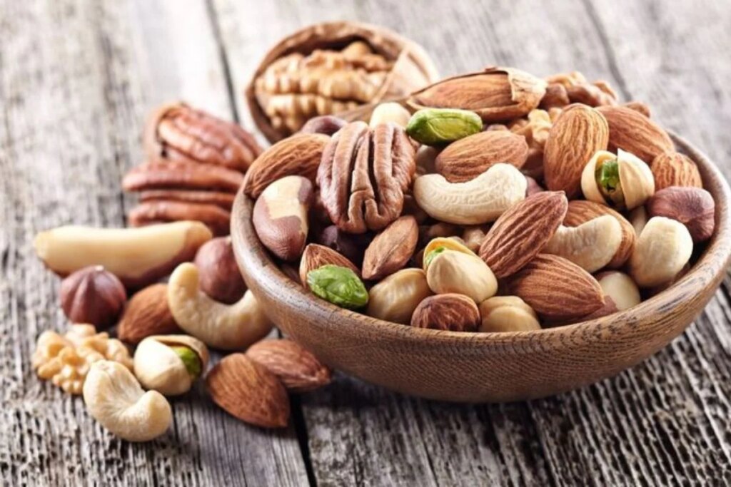 If you feel hungry, choose healthy snacks, both fitness and energy will remain intact.