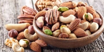 If you feel hungry, choose healthy snacks, both fitness and energy will remain intact.