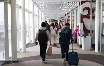 IndiGo launches 'IndiGo Lite' fare, watch the video to know that those traveling with only 7 kg cabin bag will get cheaper tickets.