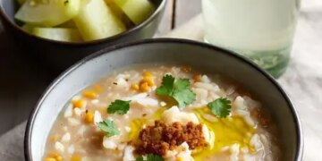 It is beneficial to eat light food during the rainy season, avoid fried, spicy food.
