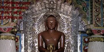 Jain Monk Tradition: Why do Jain monks and nuns tie a white cloth on their mouth? Know the religious significance of 'Munhapatti'
