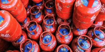 LPG Gas Cylinder Price Today: Is LPG cylinder cheaper or expensive? Check new LPG rate list of 25th July