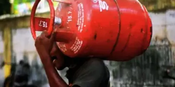 LPG Gas Price Today: New prices of domestic and commercial gas cylinders released, know what is the latest rate in your city on July 10.