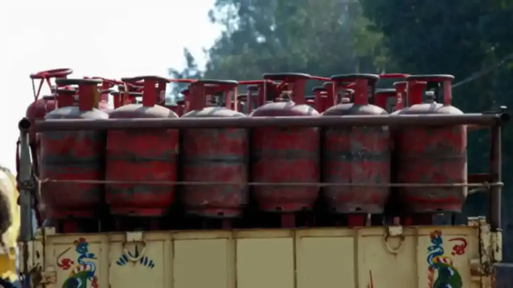LPG Price Update: Latest rates of domestic and commercial gas cylinders released on July 11, know what is the price in your city.