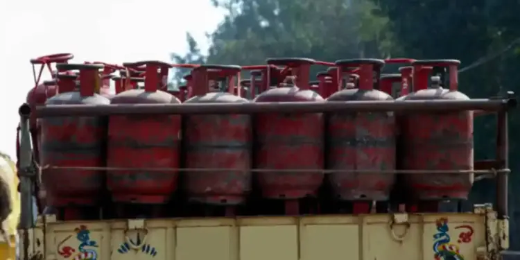 LPG Price Update: Latest rates of domestic and commercial gas cylinders released on July 11, know what is the price in your city.