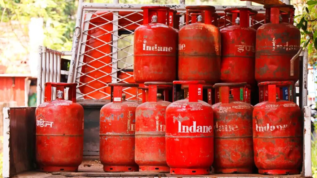 LPG Rate Today: New prices of domestic and commercial gas cylinders released, know how much the cylinder is available in your city.