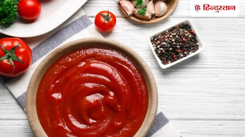 Learn to make market like tomato ketchup from Chef Kunal Kapoor, learn how to store it for a long time.