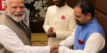 "Listening, Binod..." Prime Minister Modi's informal conversation with the actors of 'Panchayat'