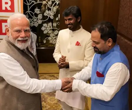 "Listening, Binod..." Prime Minister Modi's informal conversation with the actors of 'Panchayat'