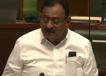 महाराष्ट्र सरकार ने अवैध साहूकारों पर शिकंजा कसने के लिए विधेयक पेश किया