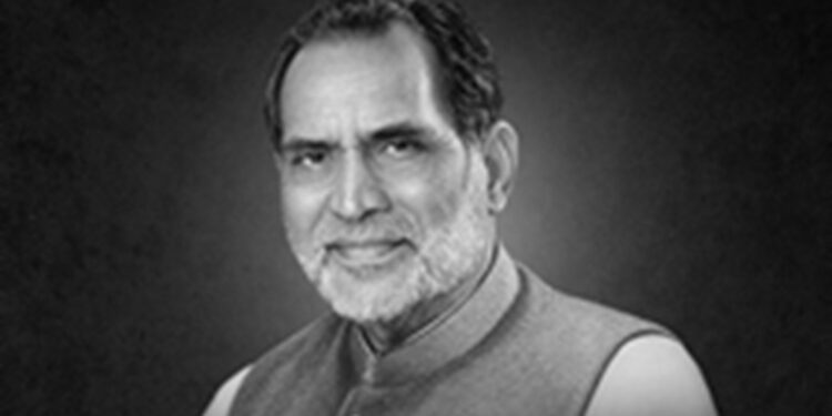 Many big leaders including CM Yogi and Rekha Gupta paid tribute to former Prime Minister Chandrashekhar on his death anniversary.
