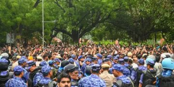 Medical bulletin of ACP Vivek Bhagat injured in CJP protest released, confirmation of multiple injuries on the body.