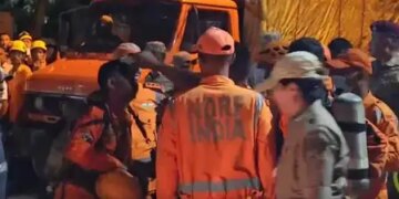 Methane gas leak after landslide in under-construction tunnel in Sikkim, 27 people feared trapped; Rescue operation underway (Lead-1)