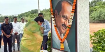 एनसीपी ने अजित पवार के लिए पद्म विभूषण की मांग की, सीएम देवेंद्र फडणवीस को लिखा पत्र