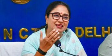स्वच्छ परिवहन को बढ़ावा देगी नई इलेक्ट्रिक वाहन नीति, सीएम रेखा गुप्ता ने बताया सरकार का विजन (आईएएनएस साक्षात्कार)