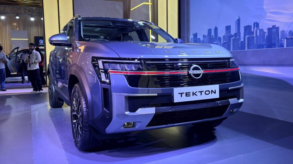 Nissan tekton (9)
