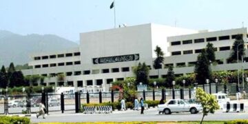 No one should listen, even Pakistani MPs are in fear; Live telecast of National Assembly debate stopped