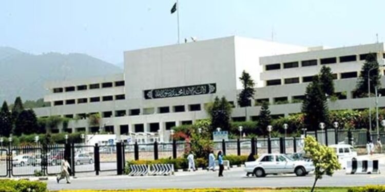 No one should listen, even Pakistani MPs are in fear; Live telecast of National Assembly debate stopped