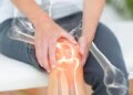 Not only calcium deficiency, these daily habits of yours are also making your bones weak, become alert in time.