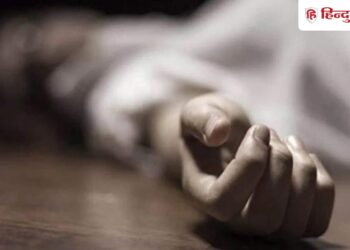 On suspicion of illicit relations, he beat his wife to death and then committed suicide.