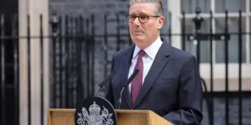 PM Starmer gave farewell speech from 10 Downing Street, said - I am leaving with a smile