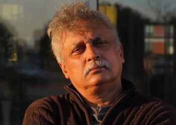 Piyush Mishra slipped in the bathroom, his condition was so bad that it was difficult to move from the bed, bones were broken.