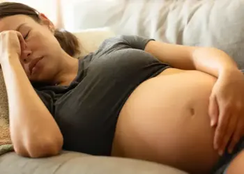 Pregnancy Headache: Do not ignore headache during pregnancy, be alert if these symptoms appear