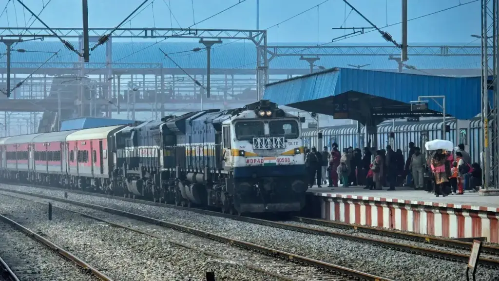 Rain became a problem! Western Railway canceled many trains, important information issued for passengers