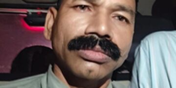 Ranchi: Naxalite commander Ajay Mahato alias Tiger arrested, carrying a reward of Rs 25 lakh, was wanted in more than 240 cases.