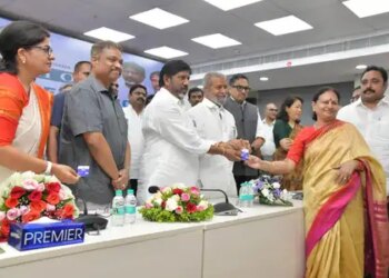 तेलंगाना सरकार ने कर्मचारियों और पेंशनरों के लिए नई स्वास्थ्य योजना शुरू की, 38 लाख से ज्यादा लोगों को मिलेगा कैशलेस इलाज