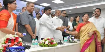 तेलंगाना सरकार ने कर्मचारियों और पेंशनरों के लिए नई स्वास्थ्य योजना शुरू की, 38 लाख से ज्यादा लोगों को मिलेगा कैशलेस इलाज