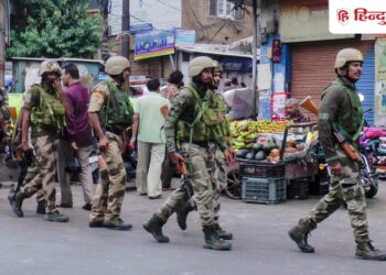 Terrorist attack in Jammu and Kashmir, policeman killed in moving vehicle; operation continues