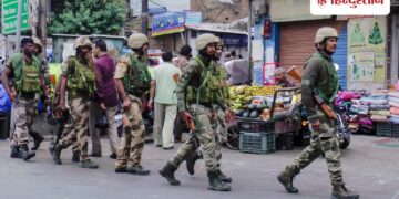 Terrorist attack in Jammu and Kashmir, policeman killed in moving vehicle; operation continues