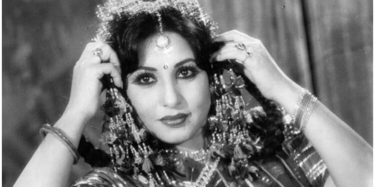 This Pakistani beauty left the profession of a courtesan and became an actress, her husband shot her dead
